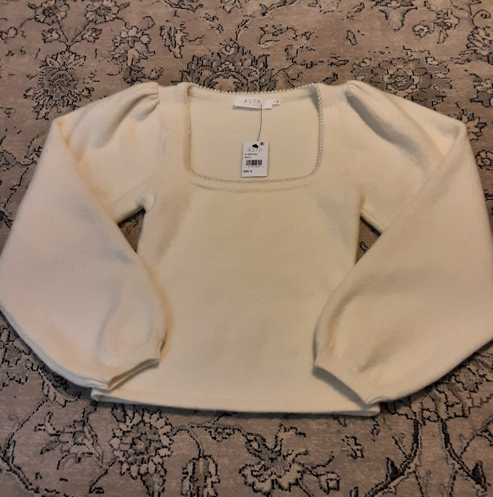 Astr Cream Puff Sleeve Sweater - Picture 2 of 5
